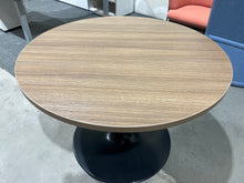 Charger l'image dans la galerie, 42" Round Table - Advanced Business Interiors Store
