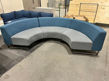 Charger l'image dans la galerie, Haworth Curved Lounge Furniture - Advanced Business Interiors Store
