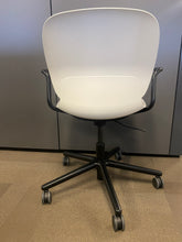 Charger l'image dans la galerie, Maari Conference Chair - Advanced Business Interiors Store
